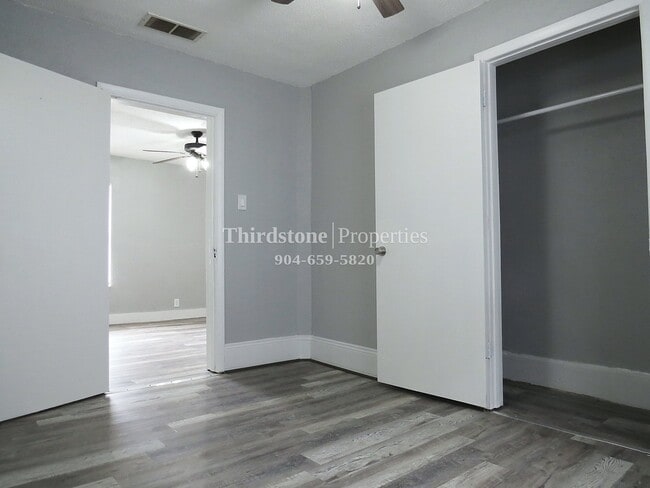 Building Photo - 1225 E 14th St