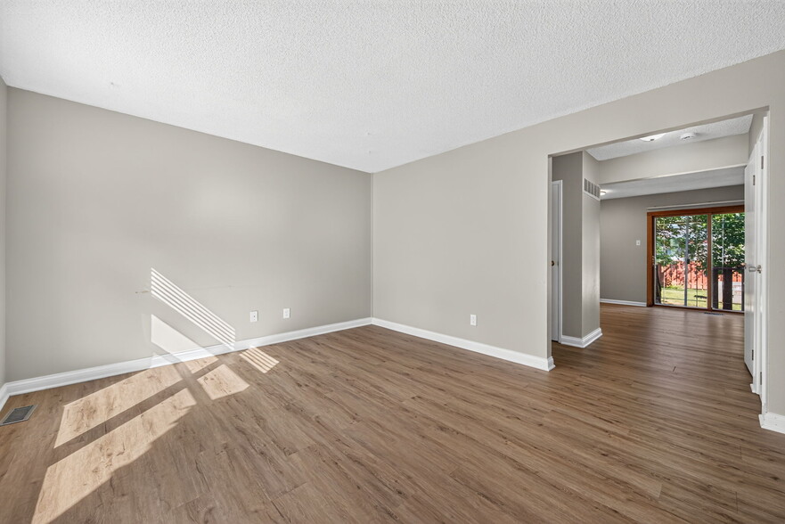Building Photo - 13391 Hiddendale Ln