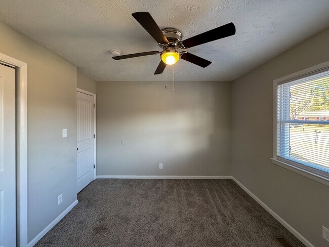 Building Photo - Cute 3 Bed 2 Bath Home in Fayetteville