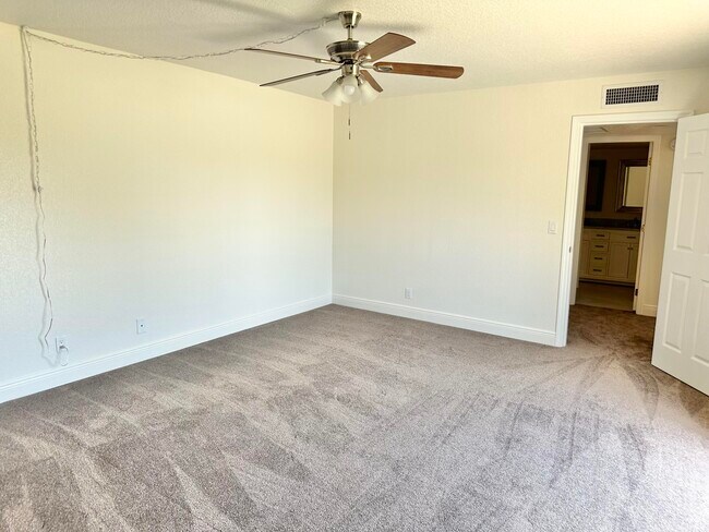 Building Photo - 97 Lake Arbor Dr