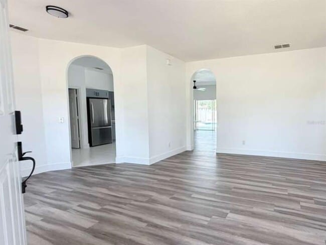 Building Photo - 906 Berwick Dr