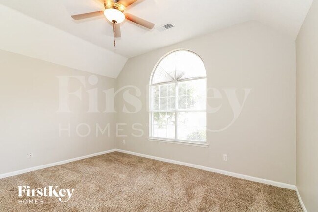 Building Photo - 988 Zenith Cove N