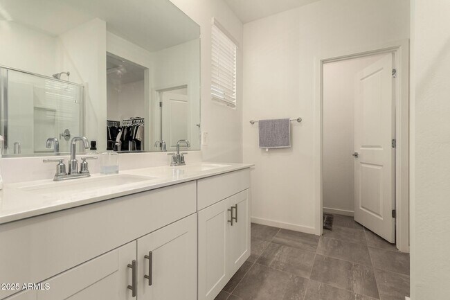 Building Photo - 3022 Hayden Rose Ave