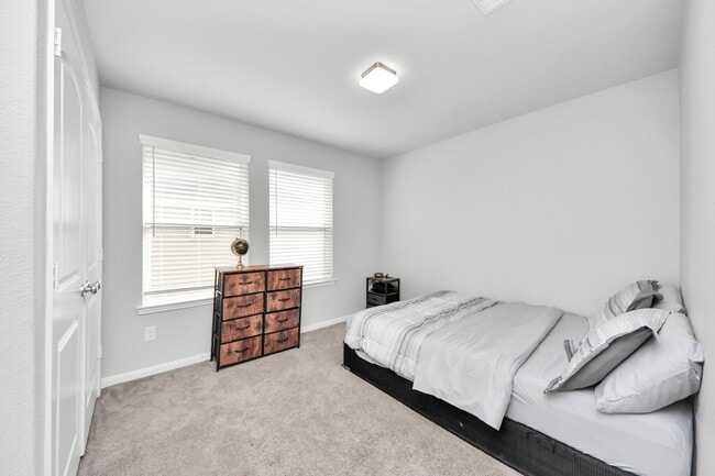 Building Photo - 6007 Prince Pl Dr