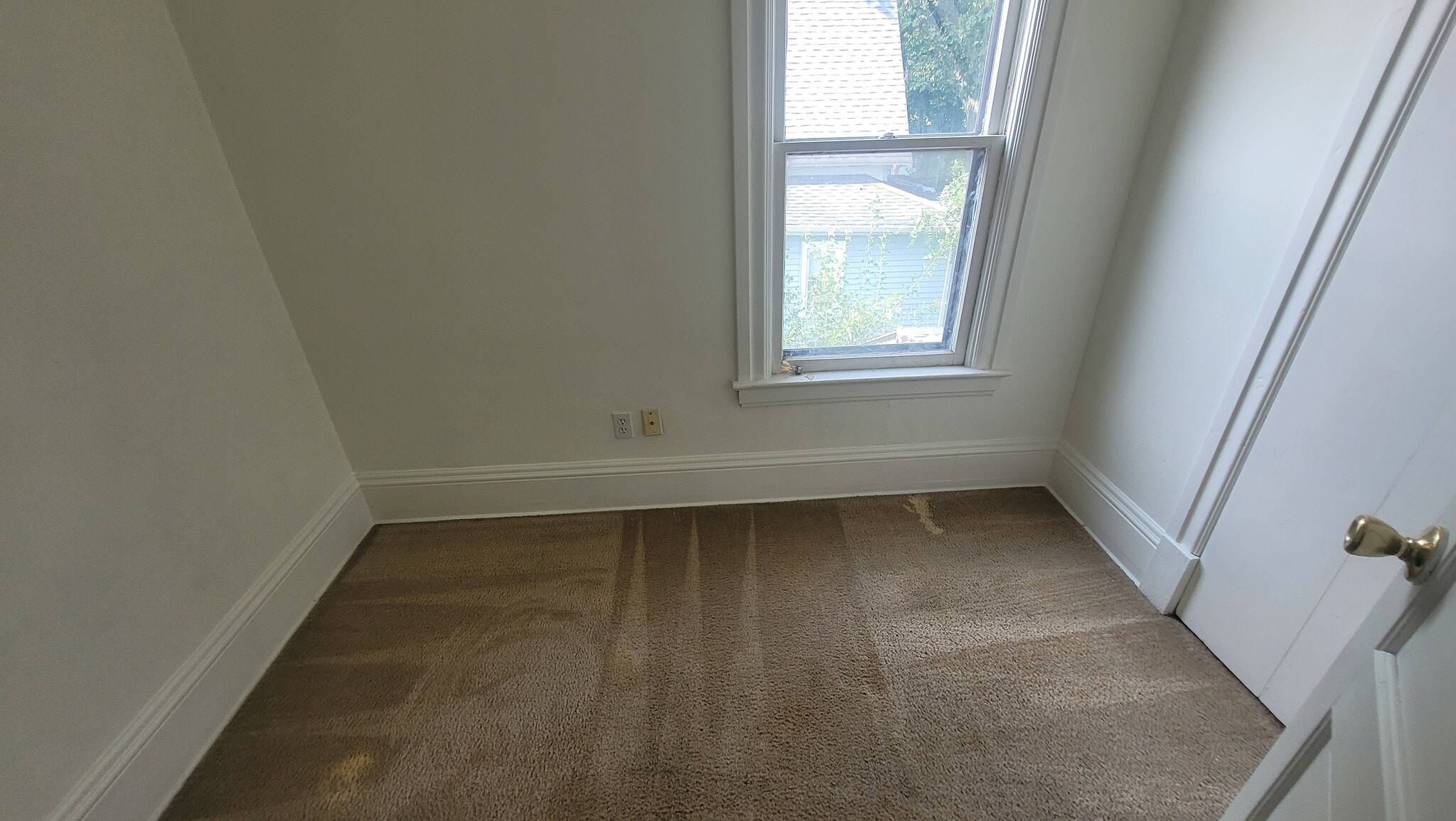 Building Photo - 1822 Charles St