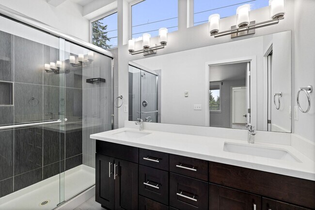 Building Photo - Spacious 3 Bed / 3.5 Bath Seattle Townhome!