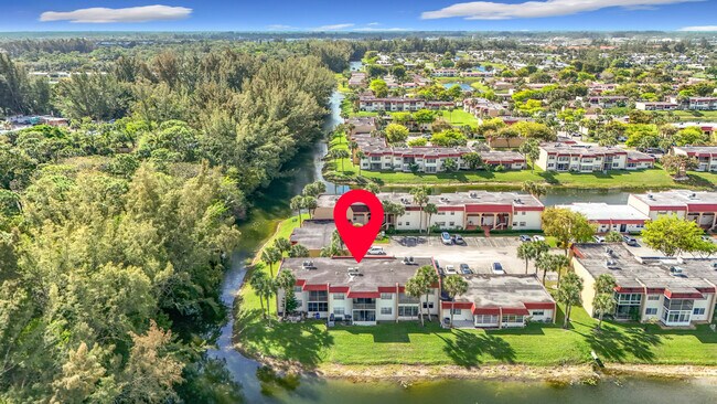 Building Photo - 235 Lake Dora Dr