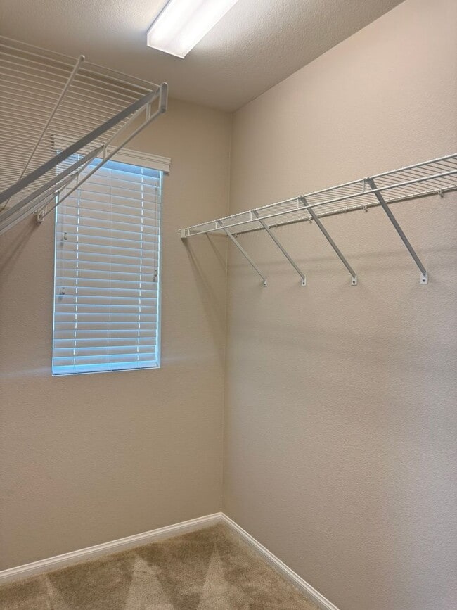 Building Photo - Beautifully Upgraded Townhome in Inspirada