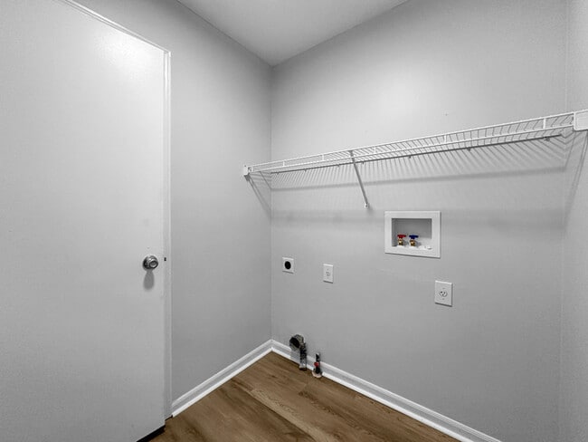Building Photo - 9030 Trinity Cir