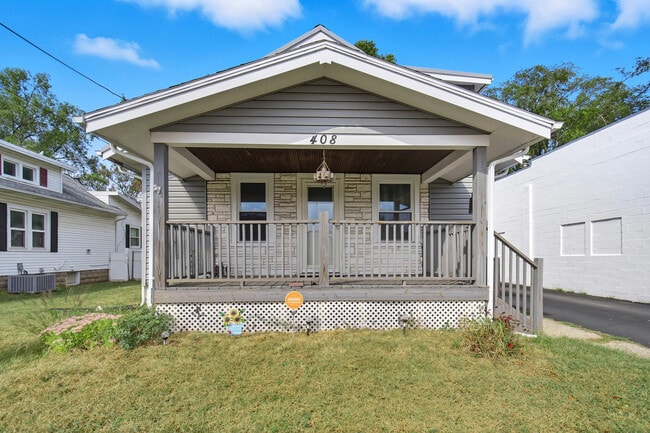 Primary Photo - 408 River Ln