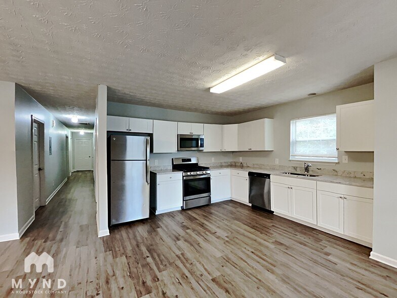 Building Photo - 5388 Daniel St