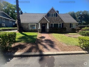 Building Photo - "Wine Country Living at Its Finest – 5BR R...