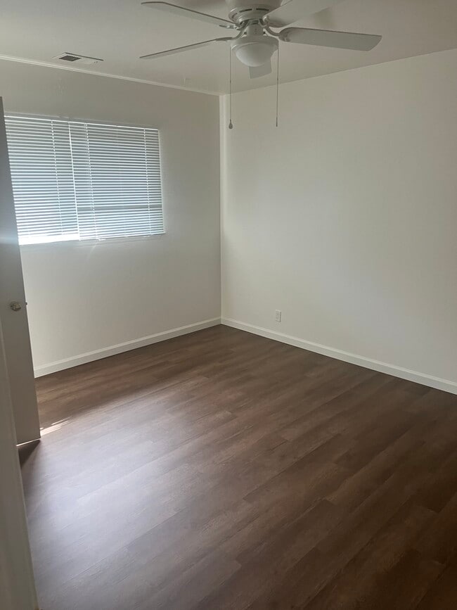 Building Photo - 4973 Union Ave