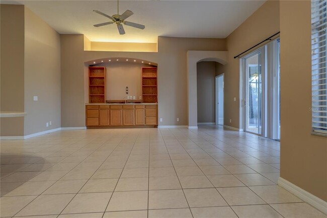 Building Photo - 10215 Evergreen Hill Dr