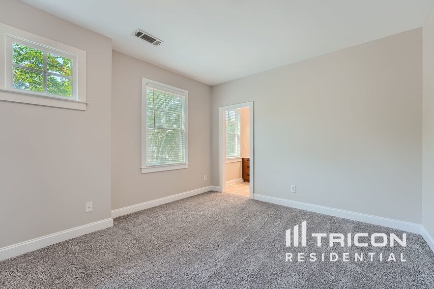 Building Photo - 5024 Groover Dr