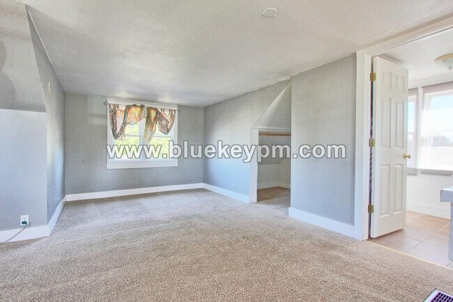 Building Photo - 5514 SE Malden St