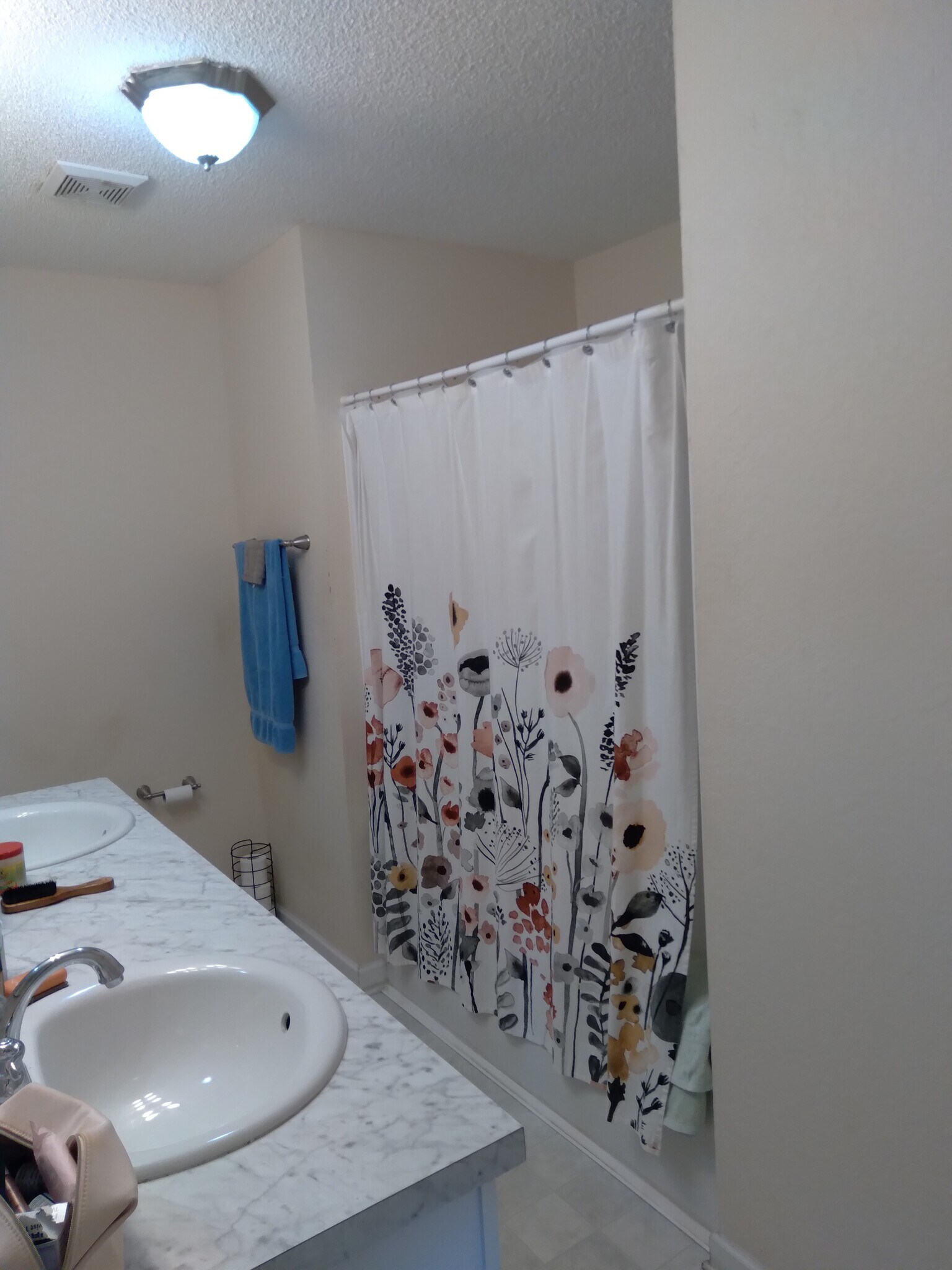 Main Bathroom - 109 Smith St