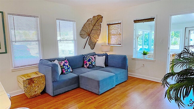 Building Photo - 342 SW 2nd Ave