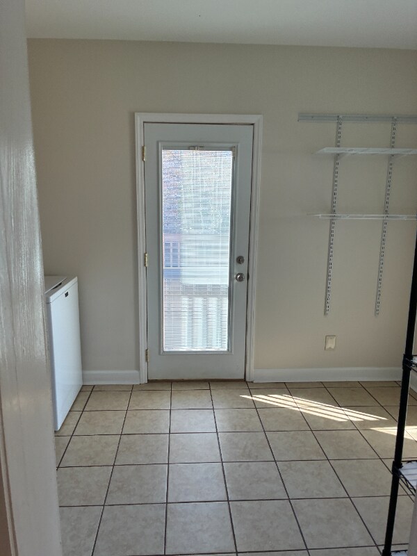 Building Photo - 4021 Valley Springs Rd