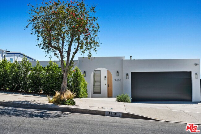 Building Photo - 3616 Shoreheights Dr