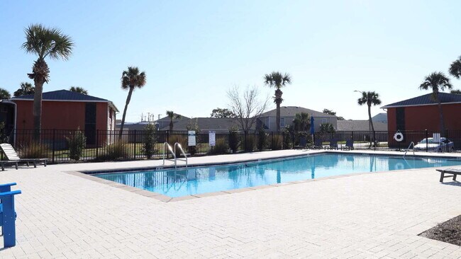 Building Photo - 4000 Gulf Terrace Dr