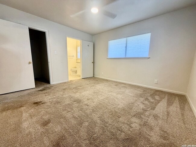 Building Photo - 115 Encino Grande St