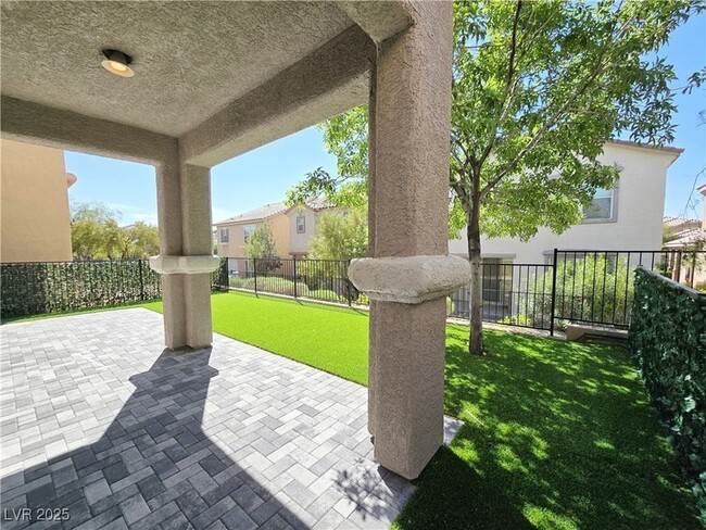 Building Photo - 8789 Ashley Park Ave