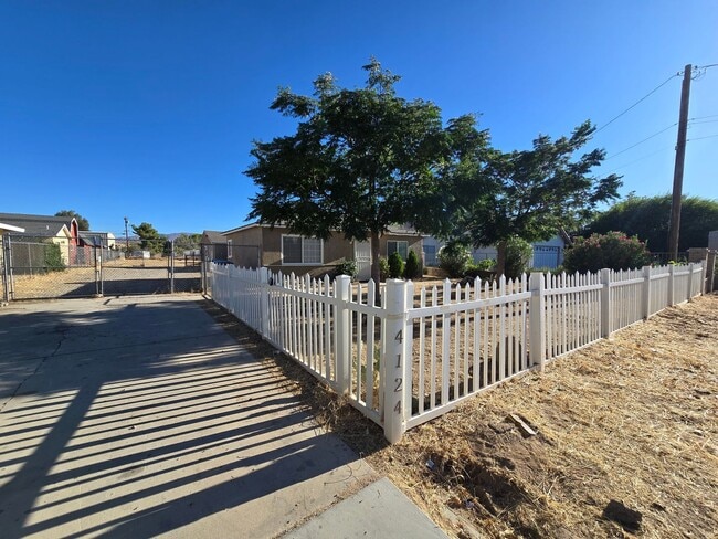 Building Photo - 4124 W Ave L 6