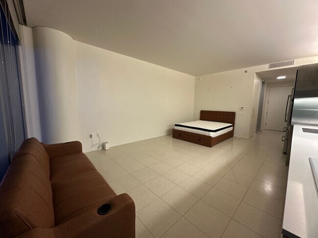 Building Photo - Furnished High-Rise on The Strip