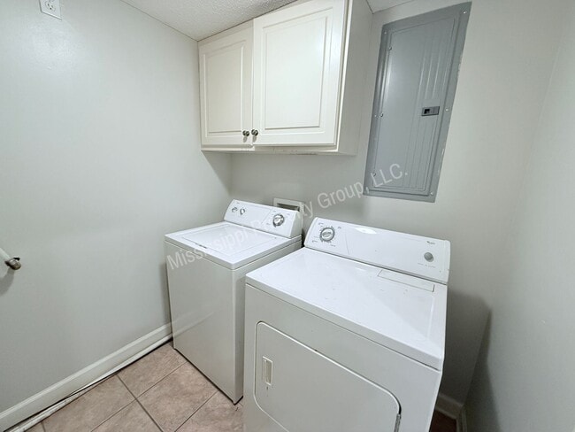 Building Photo - 3BR/2.5BA For Rent