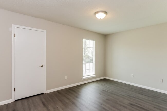 Building Photo - 122 Gray Dr