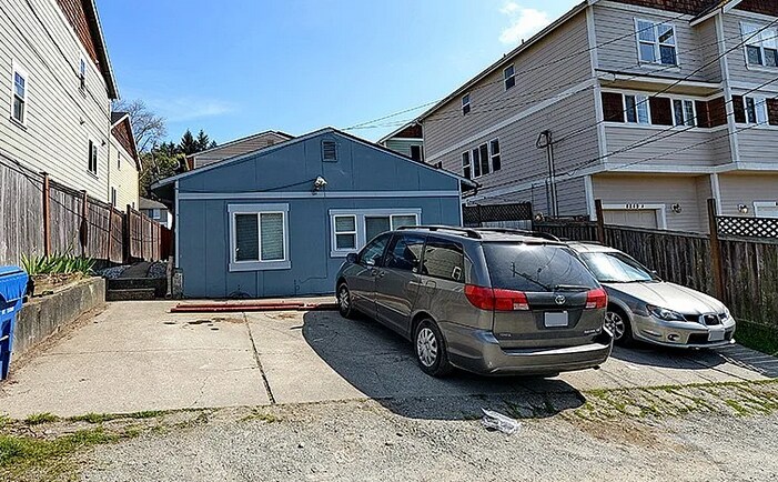 Building Photo - 4845 Delridge Way SW