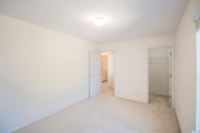 Building Photo - 4323 Bristol View Ct