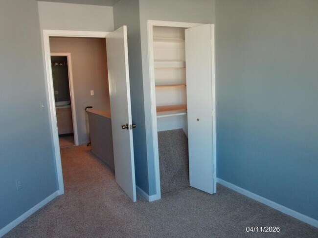 Building Photo - 50450 Bay Run N