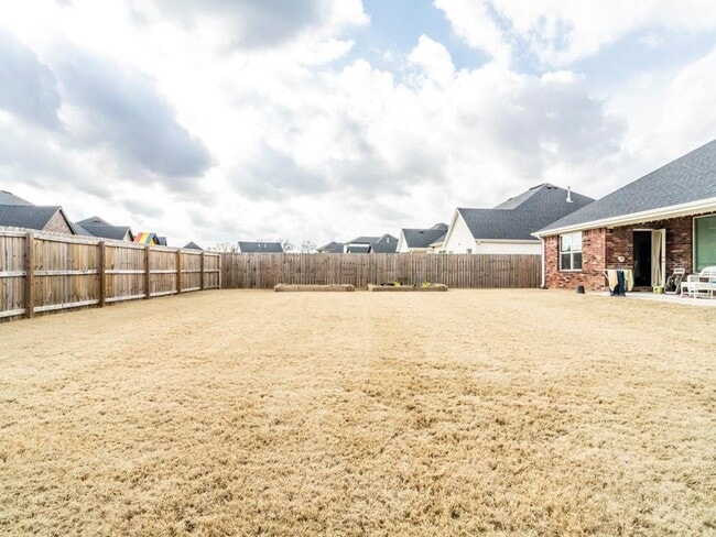 Building Photo - 4303 SW Flagstone Blvd