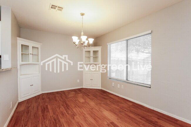 Building Photo - 12057 W Aster Dr