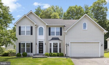 Building Photo - 6455 Saddlebrook Ln