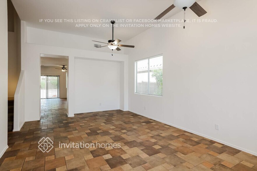 Building Photo - 39137 N Parker Ln