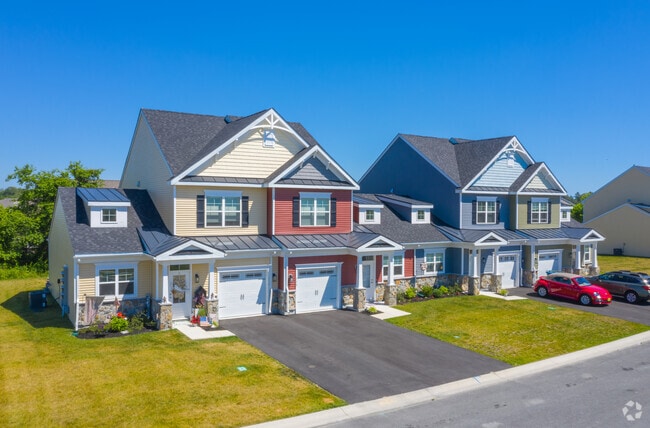 Building Photo - Fairway Village Rental Townhomes