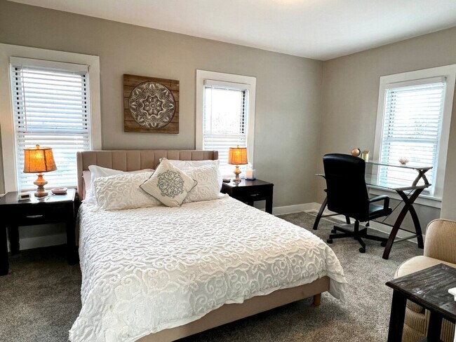 Building Photo - 1509 Clark St