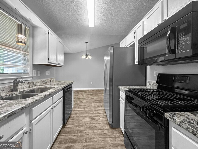 Building Photo - 368 Wesley Mill Pl