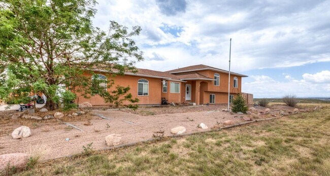 Building Photo - Spacious 5-Bedroom Home on 5 Acres with Panoramic Mountain Views & Endless Possibilities