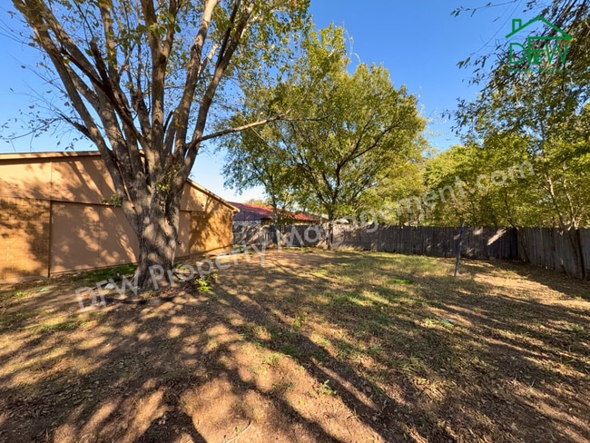 Building Photo - Cozy 3-Bedroom Home with Fireplace, Covered Patio & Large Fenced Backyard for Lease