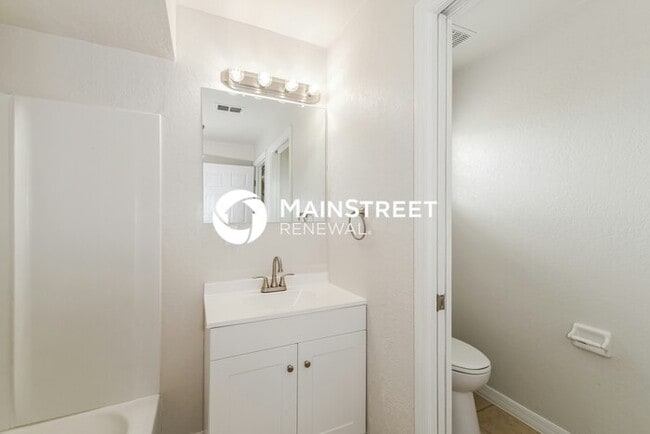 Building Photo - 4 Bedroom Pet-Friendly Home in Cape Coral, FL with Main Street Renewal