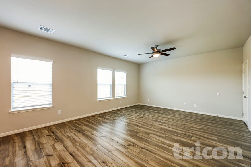 Building Photo - 13655 Emerson Wy