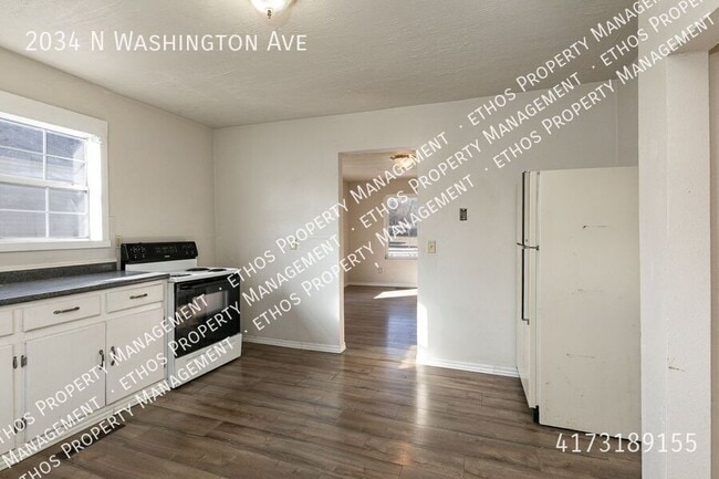 Building Photo - 2034 N Washington Ave