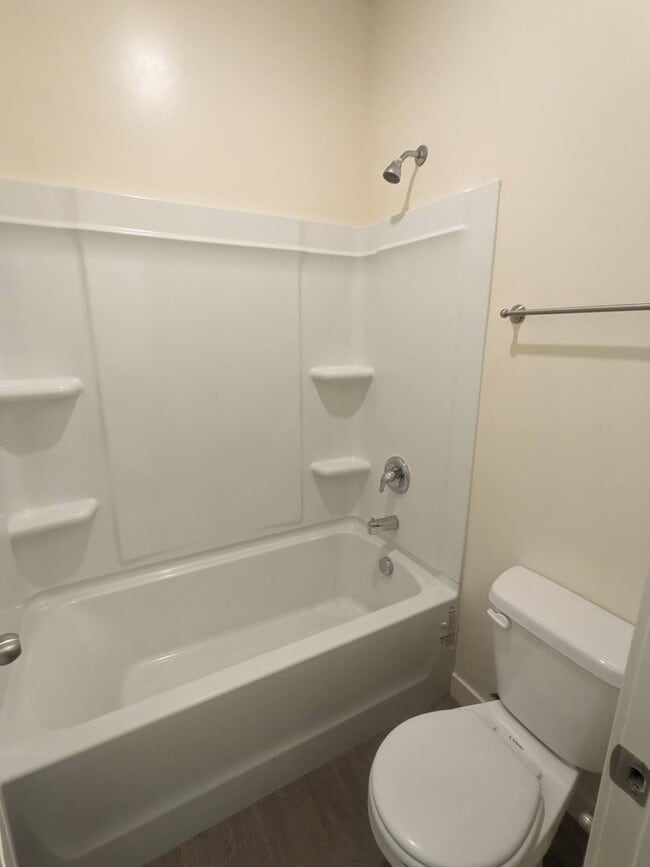 Building Photo - Move In & Save! $1,700 Rent Credit + $200 ...
