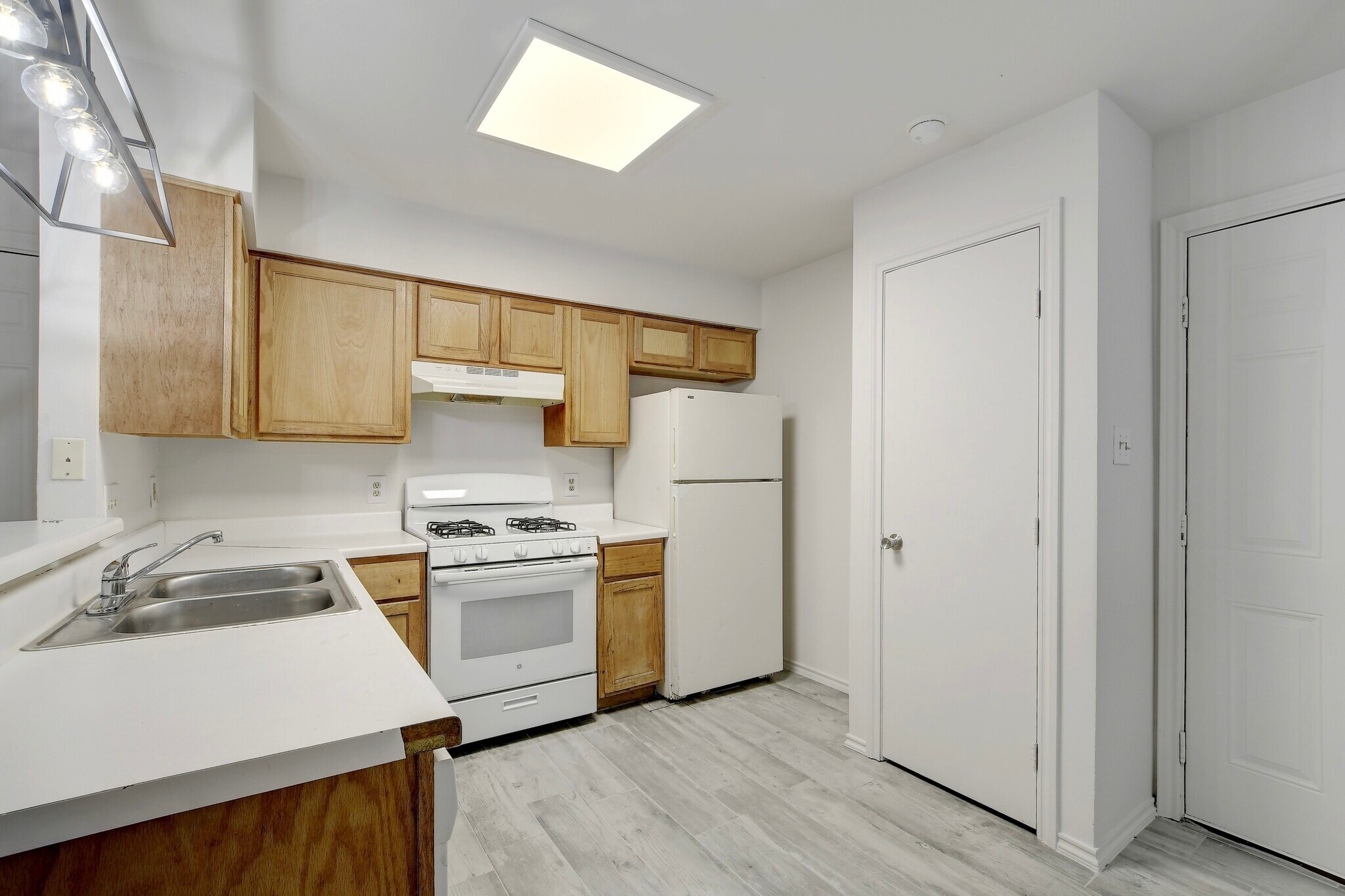 Building Photo - 809 Bracewood Cir