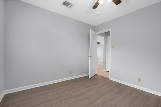 Building Photo - One Story Rental Home located near FM 78 and Walzem available for asap move in!