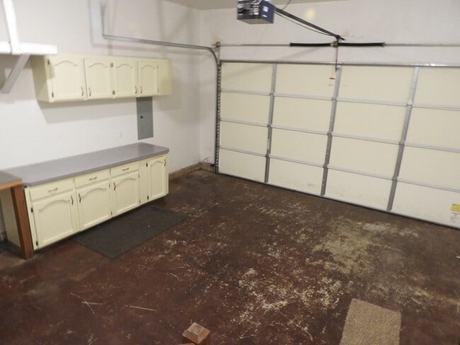 Building Photo - Cascadia Village Ranch Style Home - Moments from Downtown Sandy